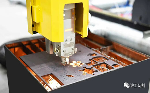 QG刮刮乐10米大幅面龙门光纤激光切割机精细圆孔高品质切割