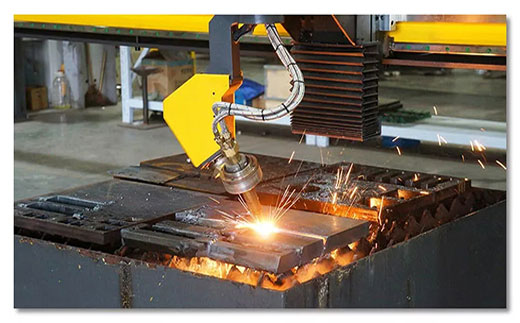 QG刮刮乐10米超长跨距无限回转数控坡口切割机调试